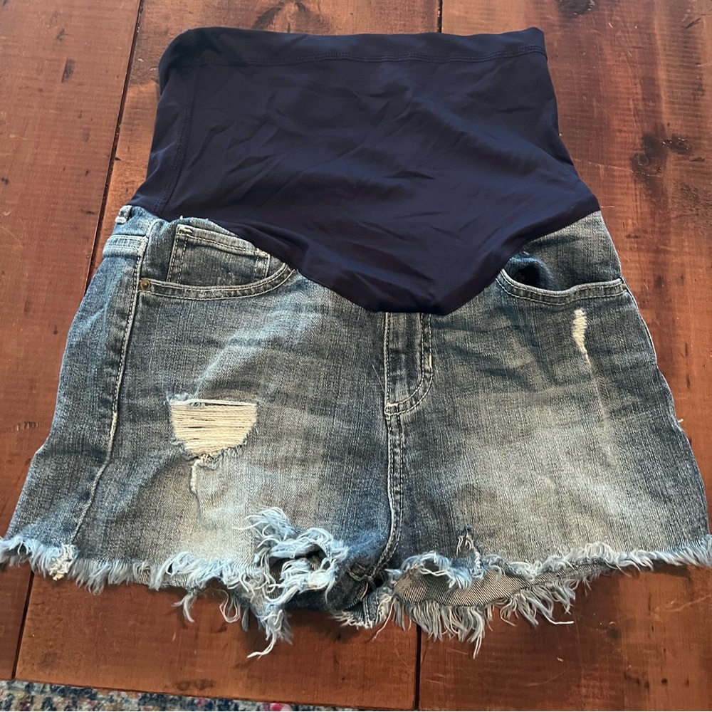 Maternity shorts